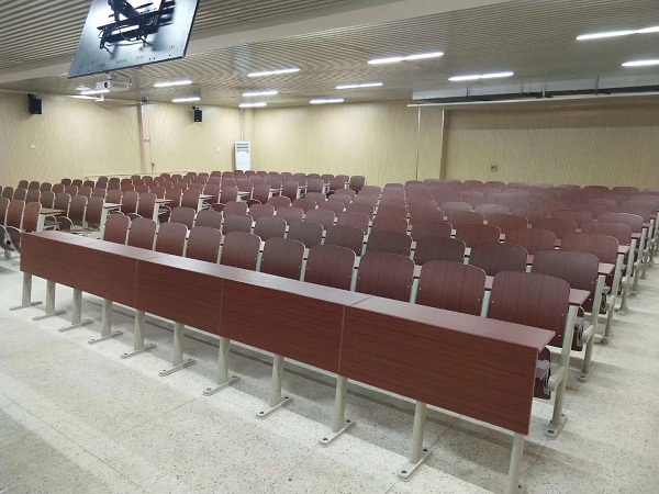 為什么市場上的階梯課桌椅價格相差這么大？